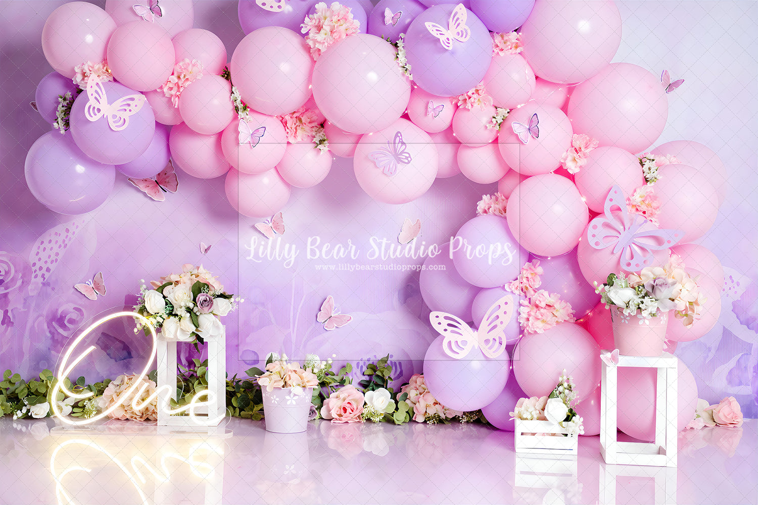 Mariposas Purple Balloon and Butterfly wall