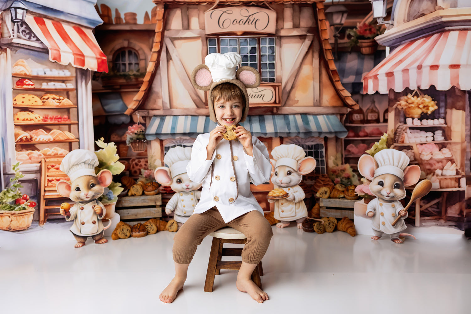 Pastry alley with mice and pastries