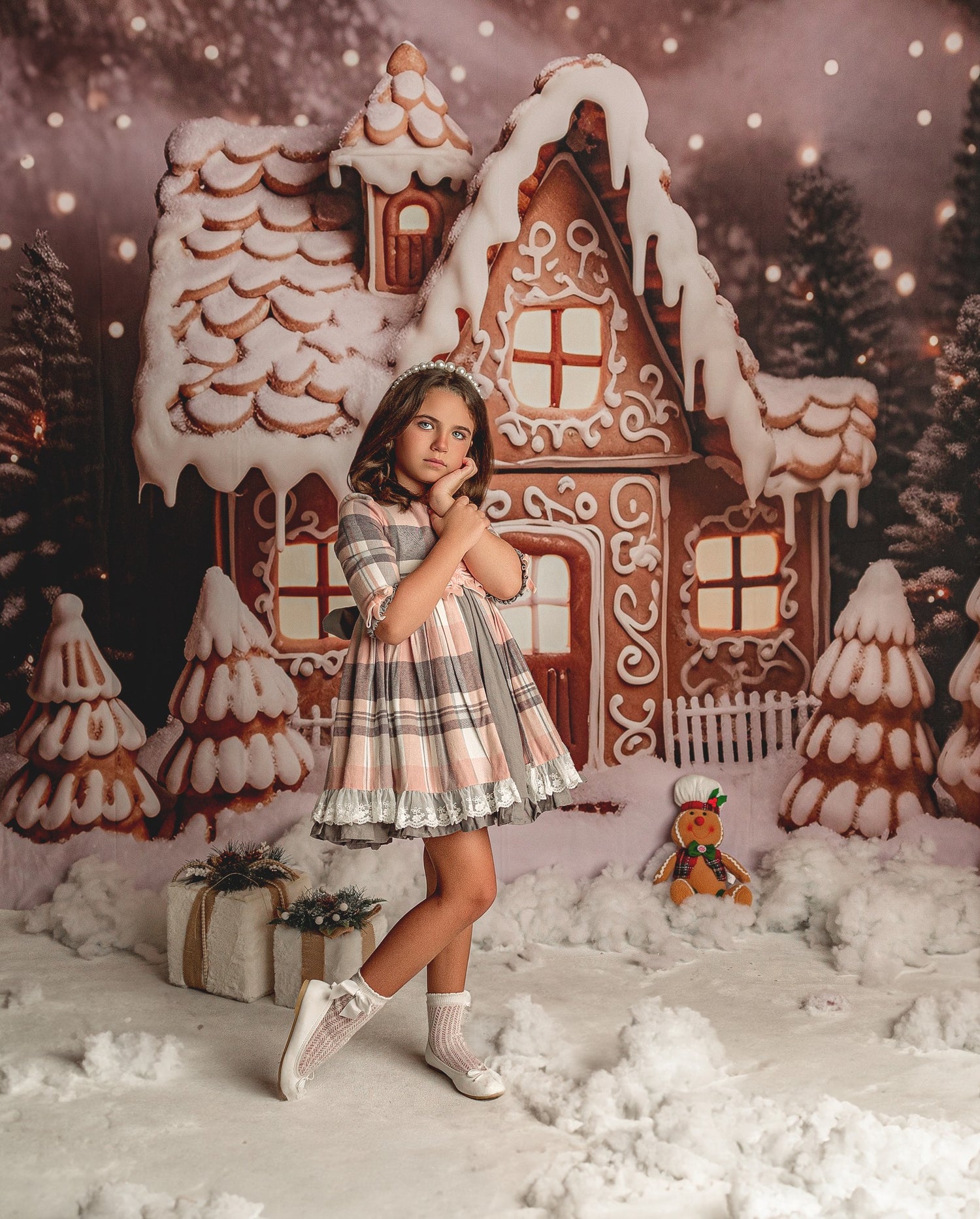 Christmas Gingerbread Cottage -Encanto Designs -15