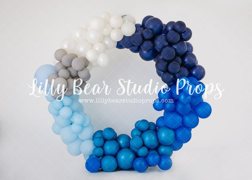 Balloon Circle Blues - Lilly Bear Studio Props, balloon, balloon arch, balloon chic, balloon circle, balloon flowers, balloon garland, blue, blue balloon garland, blue balloon wall, blue balloons, blue boy, Fabric, shades of blue, Wrinkle Free Fabric