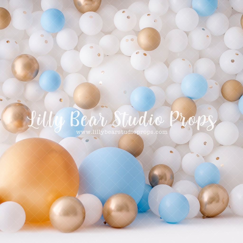 Balloon Wall White Gold & Blue - Lilly Bear Studio Props, balloon, balloon garland, balloon wall, blue, blue and white, blue balloon garland, blue balloons, cake smash, Fabric, FABRICS, fish net, gold balloons, net, ocean, ocean blue, starfish, under the sea, under water, underwater, underwater bubbles, white balloons, Wrinkle Free Fabric