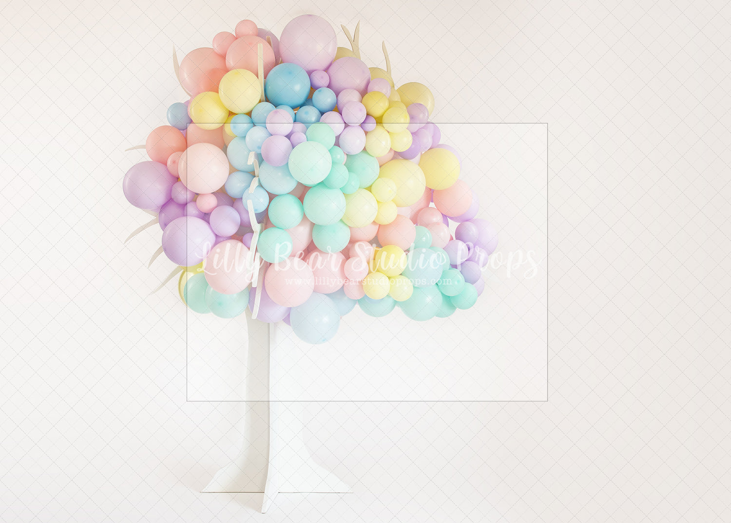 Ballooning Tree Simply White
