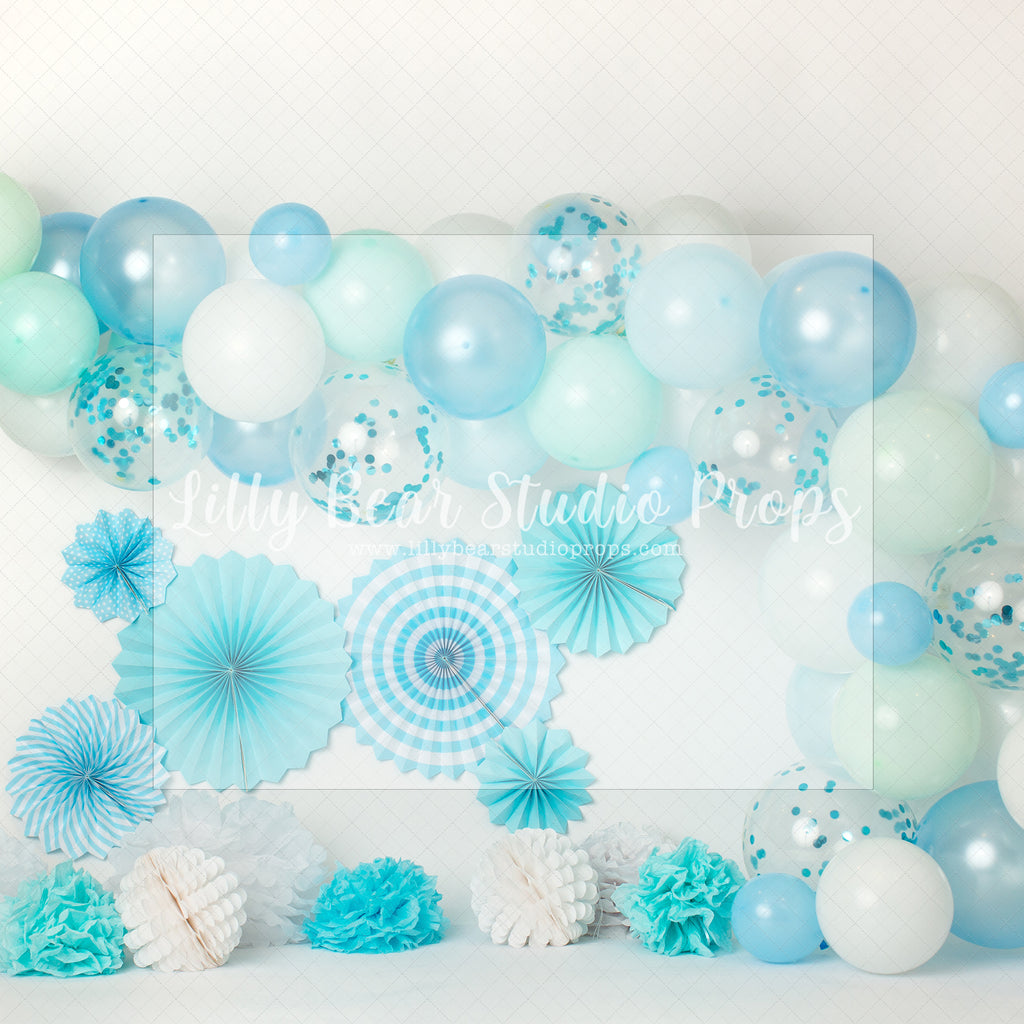 Blue Party Garland - Lilly Bear Studio Props, baby blue, balloons, blue and white, blue balloons, boy balloons, boy birthday, Boy cake smash, cake smash